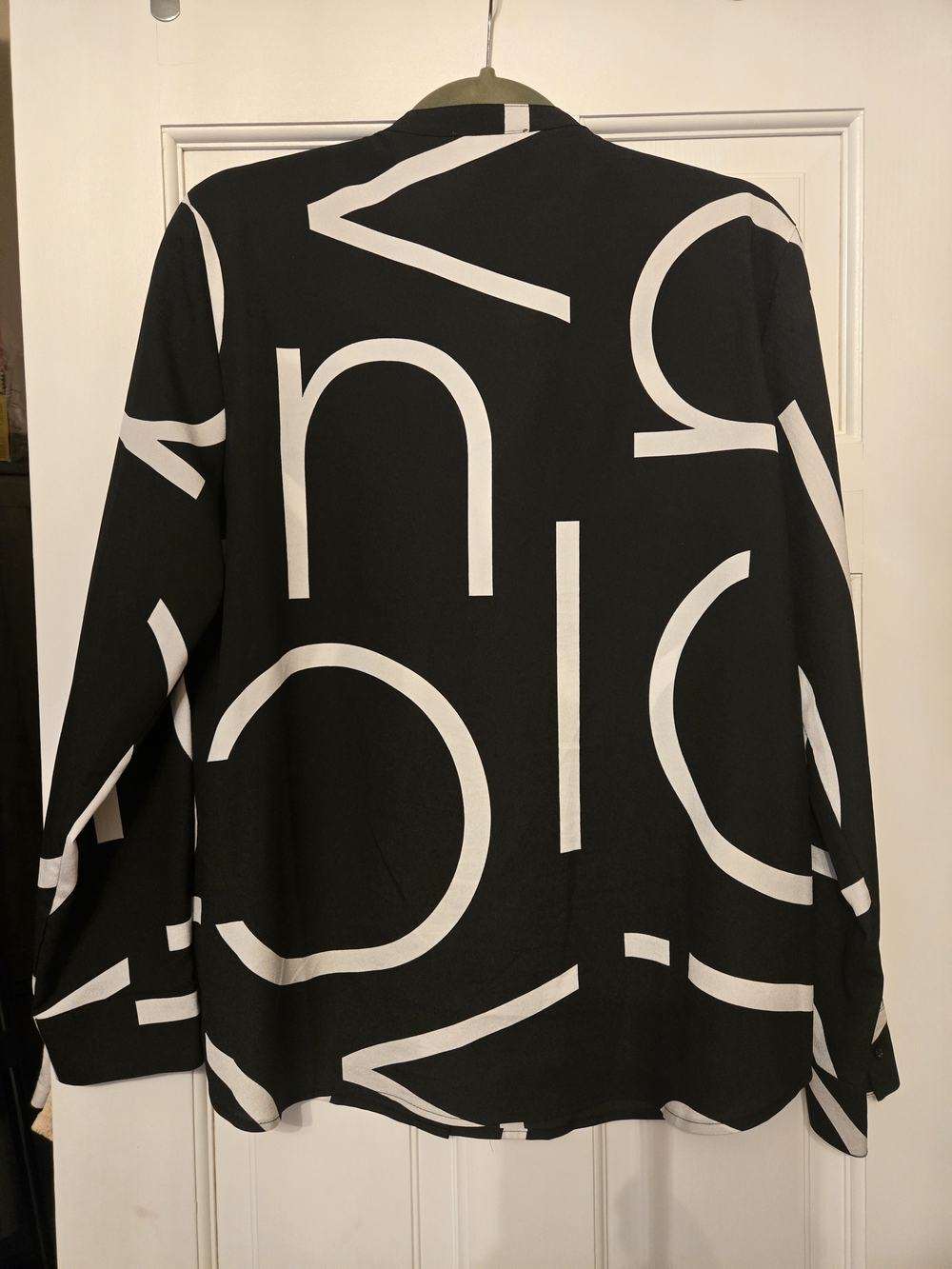 Calvin Klein Button-Up blouses with Geometric Prints - Picture 6 of 7